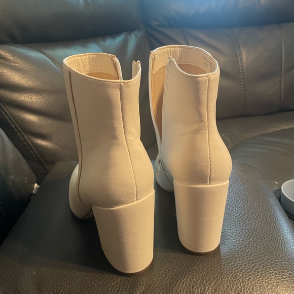 Steve Madden - Picture 3 of 5